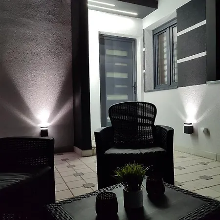 Apartment Rubikon Free Parking Dusanovac